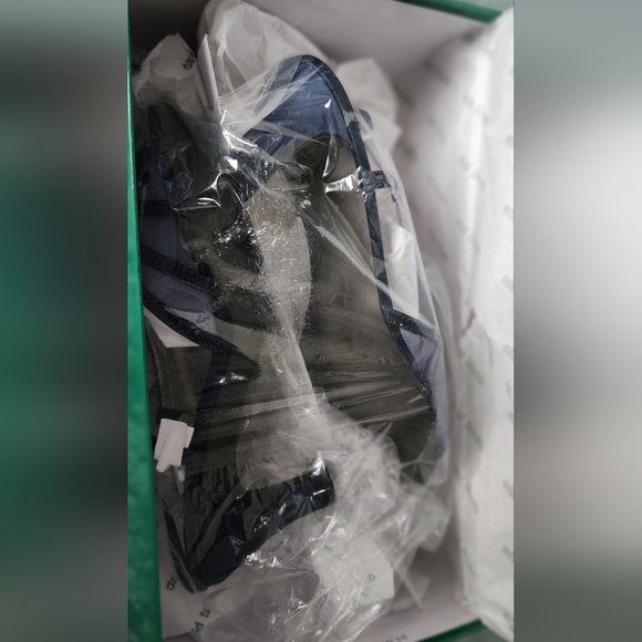 NWOT David Tate Navy Satin 6W Sandals - Picture 6 of 7